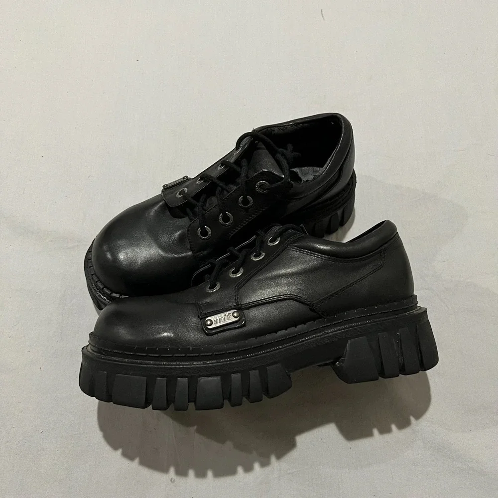 Unif Womens Black Leather Round Toe Lace Up Low Top Chunky Platform Shoes Sz 8